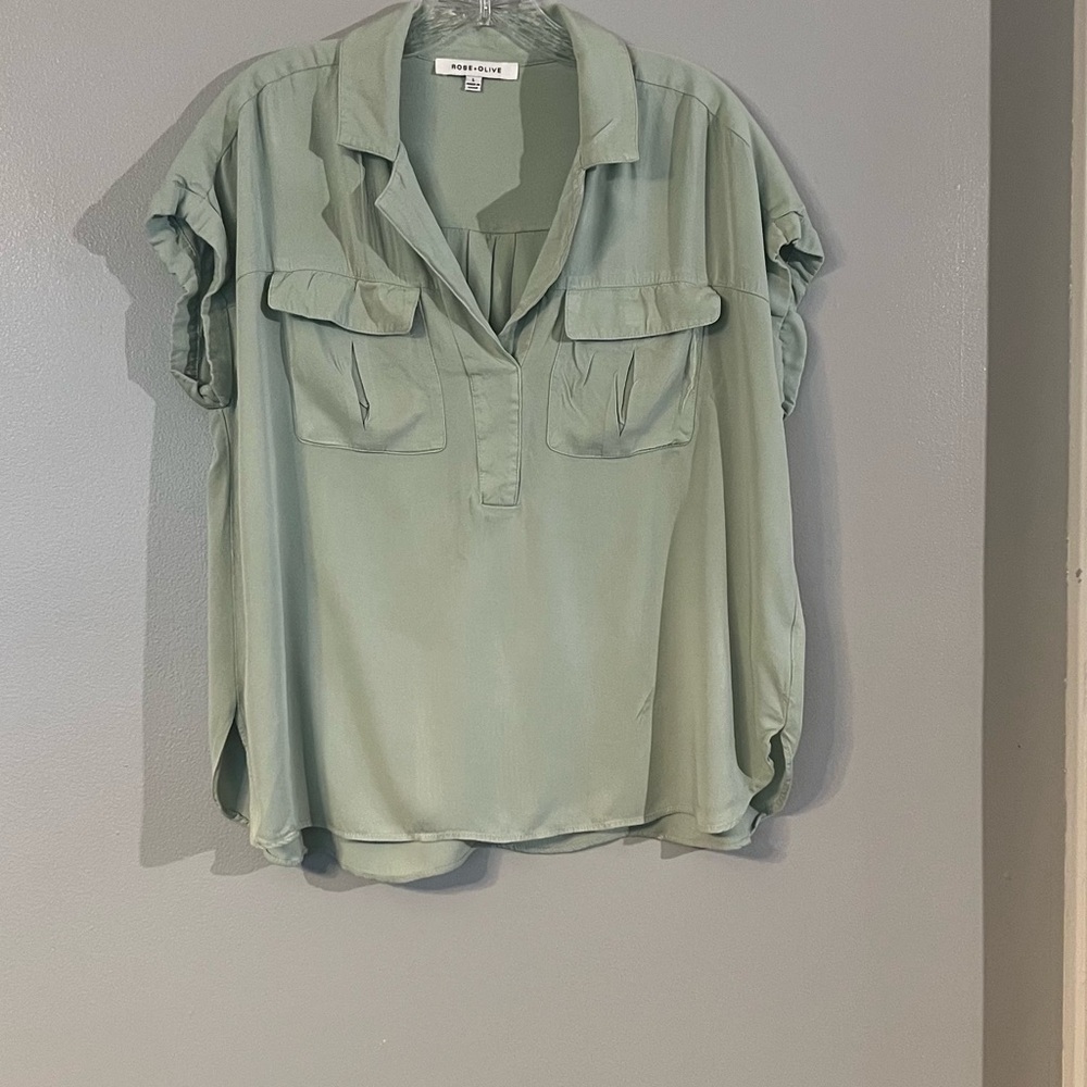 Green Boxy Short Sleeve Blouse with Notched Collar